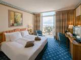 Superior room with lake view