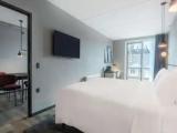 Suite with city view