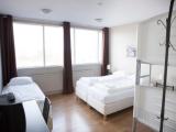 Standard Sextuple Family room