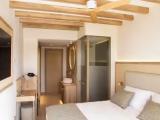 Interconnecting room with sea view