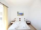 Standard Triple room with sea view