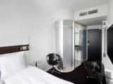 Standard room with partial view