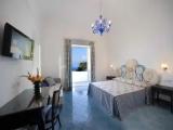 Quadruple room with sea view