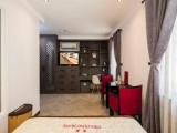Suite with city view