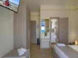 Standard Triple room with sea view