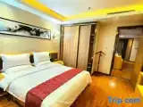 1 Bedroom Business Suite