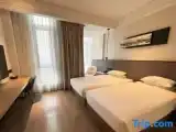Standard Twin room with city view