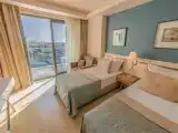 Standard Twin room with sea view