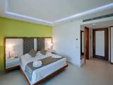 Standard room with partial sea view