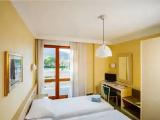 Standard room with pool view