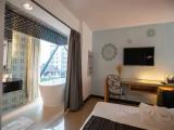 Standard room with mountain view