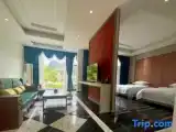Standard Twin room with garden view