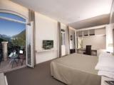 Junior Suite with balcony and with lake view