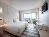 Standard room with partial sea view