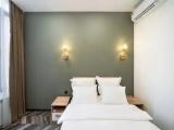 Deluxe Double room with courtyard view