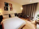 Deluxe Double room with city view