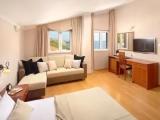 Classic Triple room with partial sea view