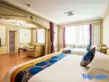 Deluxe Triple Family room