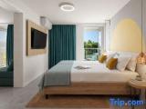 Standard room with balcony and with park view