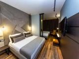 Deluxe Quadruple Basement room