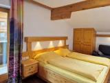 2 Bedrooms Standard Family room with balcony