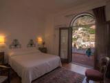 Classic Quadruple room with city view