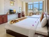 Deluxe Triple room with partial ocean view