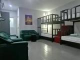 Standard Sextuple Family room