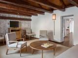 Grand Cottage