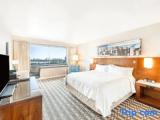 Club Suite with pool view