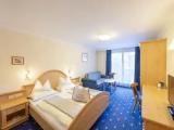 Deluxe Quadruple room with balcony