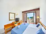 Twin room with sea view