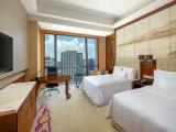 Standard Club room with city view