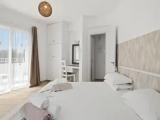 4 Bedrooms Villa with garden view