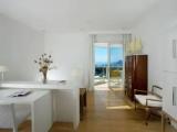 Deluxe room with sea view