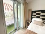 Comfort room with garden view