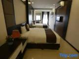 Suite with city view