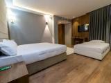 Standard Triple room with pool view
