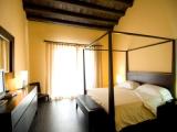 Standard Club House room