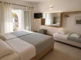 Standard Triple room with sea view