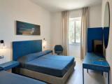Standard Triple room with sea view