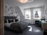 Executive Suite with garden view