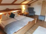 3 Bedrooms Apartment
