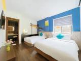 Deluxe Triple room with city view