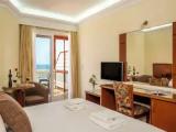 Superior Double room with balcony and with partial sea view