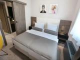 Suite with balcony and with park view