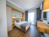 Standard Double room with partial sea view