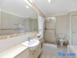 2 Bedrooms Apartment with water view