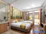 Standard room with courtyard view