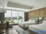 Standard Twin Club room with view